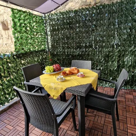 Nicoletta Vomero 公寓 *